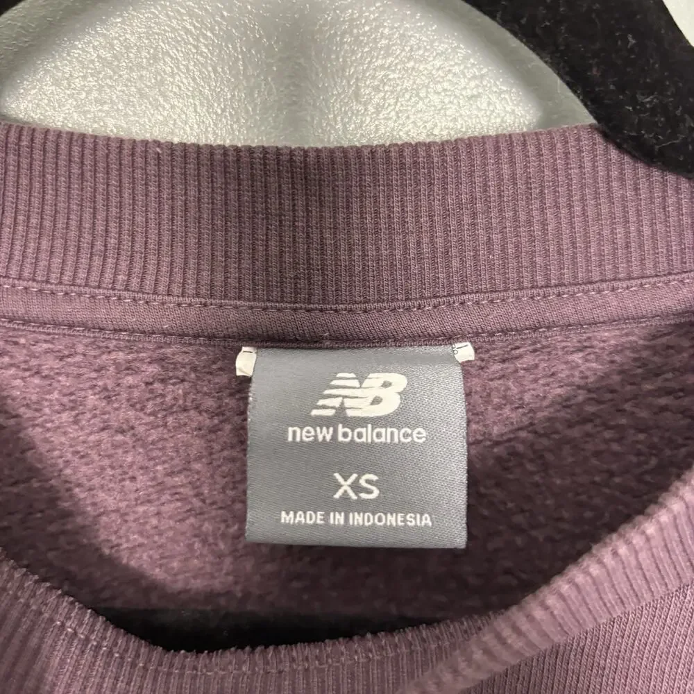 NEW BALANCE Women’s Maroon Spellout Sweatshirt Top Athletics Running XS
